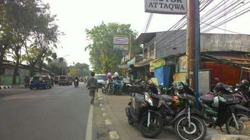 Mistisnya Trotoar dan Nasib Miris Pejalan Kaki
